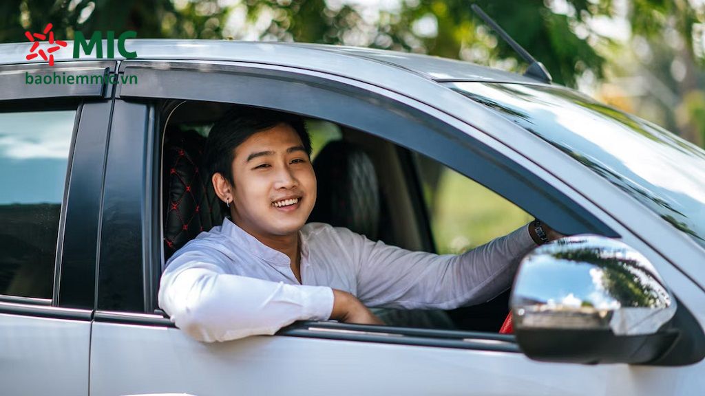 bao hiem o to 4 cho bao nhieu tien